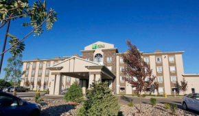  Holiday Inn Express Fort St John, an IHG Hotel  Форт Сент Джон